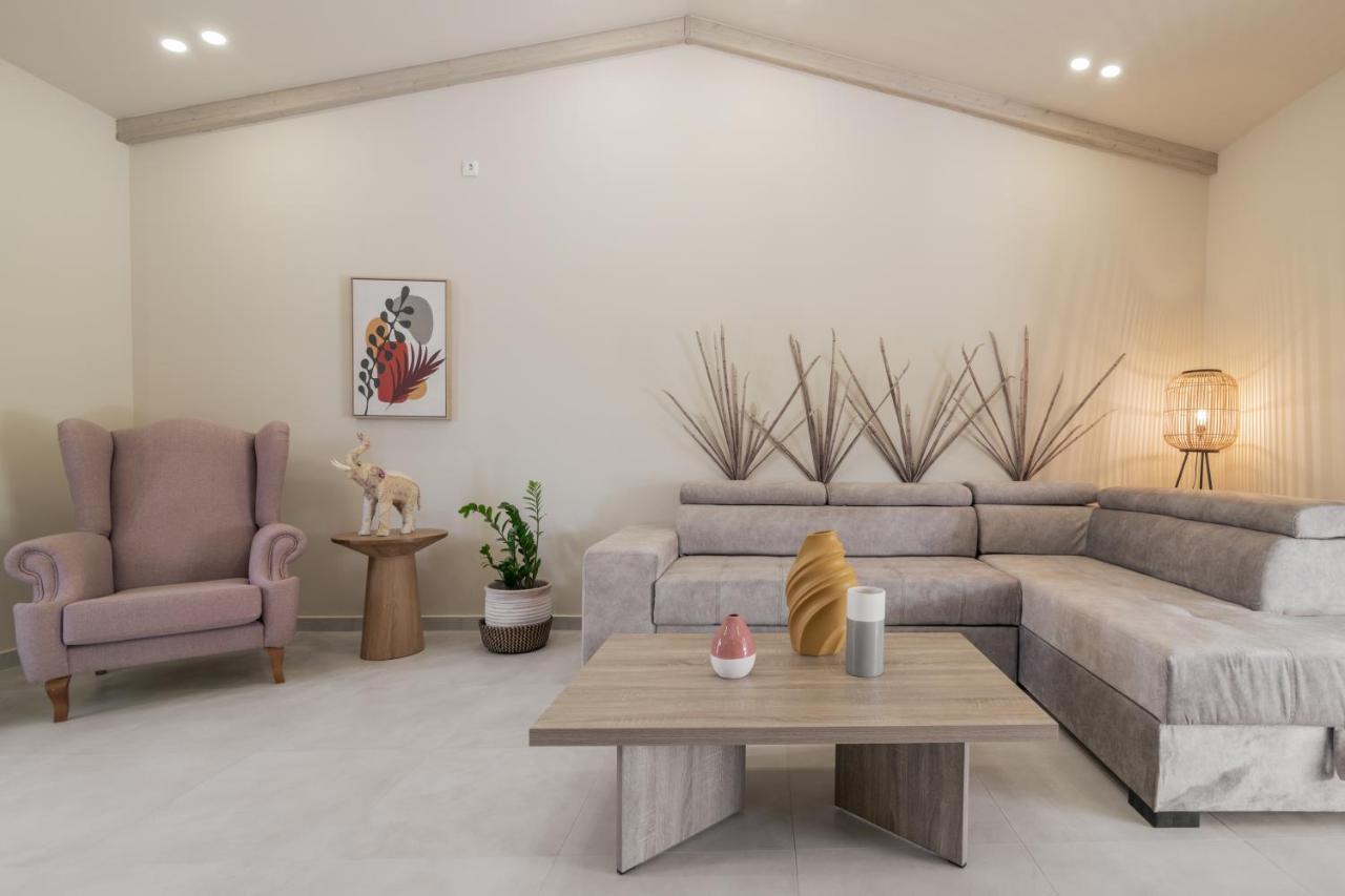Milk And Honey Residence Romírion Екстериор снимка