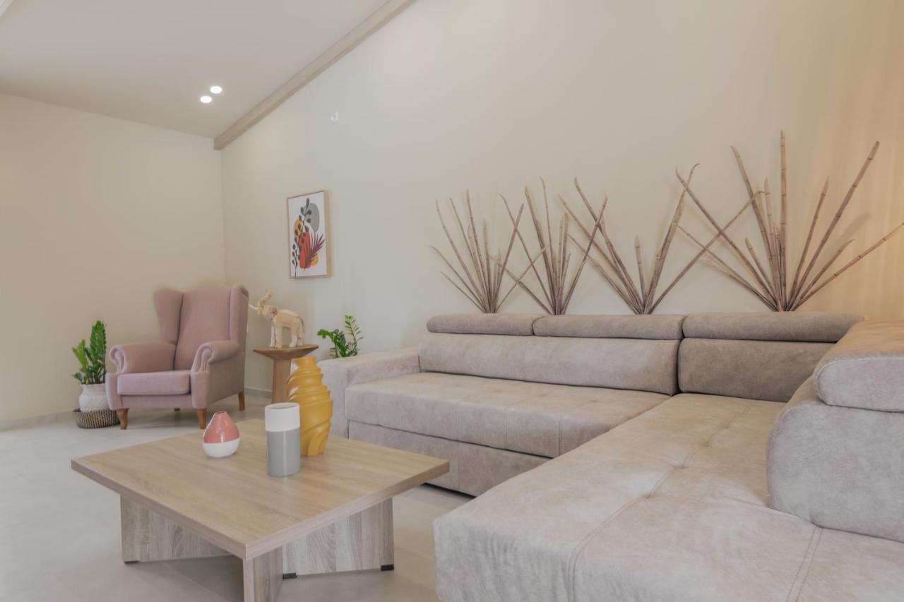 Milk And Honey Residence Romírion Екстериор снимка
